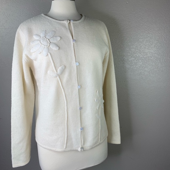 Alexandra Bartlett 100% Lambs Wool Button Cardigan Size Medium Petite - Picture 3 of 9